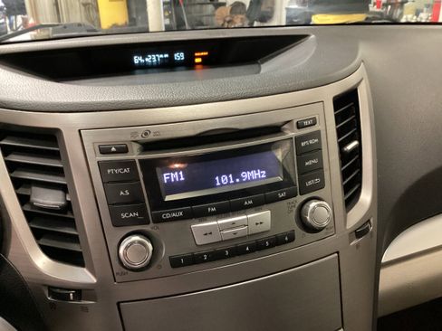 Used 2013 Subaru Outback 2.5i Premium w/ Popular Pkg 1A image 22