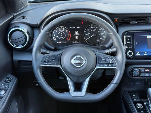 Used 2023 Nissan Kicks SR w/ SR Premium Package FWD image 26