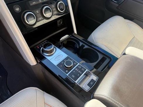 Used 2017 Land Rover Discovery HSE Luxury image 16