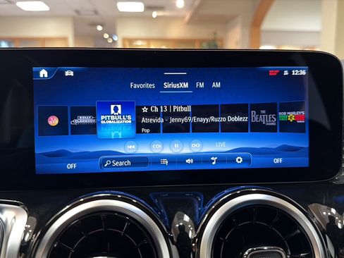 Used 2026 Mercedes-Benz GLB 250 w/ Sun & Sound Package image 21