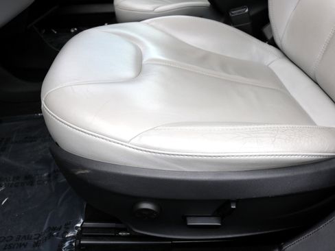 Used 2013 Tesla Model S image 17