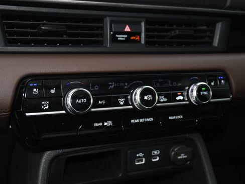 Used 2023 Honda Pilot Elite image 16