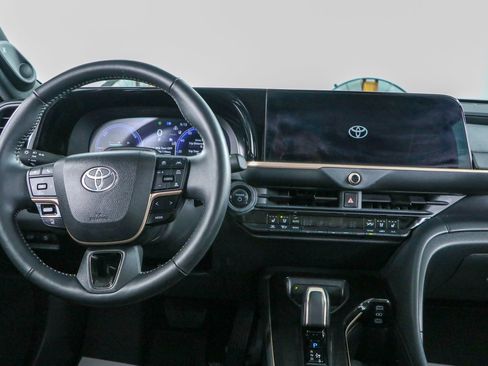 Used 2025 Toyota Crown Signia w/ Advanced Technology Package AWD/4WD image 17