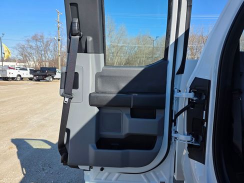 New 2026 Ford F550 4x4 Supercab Super Duty image 32