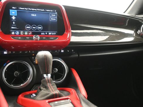 Used 2019 Chevrolet Camaro ZL1 image 17