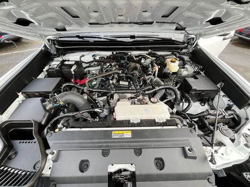 Used 2025 Toyota Tacoma TRD Off-Road image 30