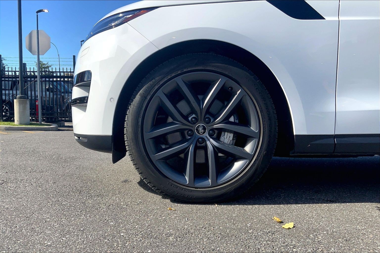 Certified 2025 Land Rover Range Rover Sport SE AWD/4WD image 5