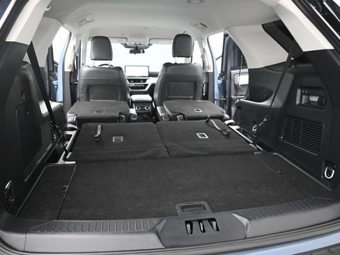 Used 2025 Ford Explorer Active w/ Active Comfort Package RWD image 24