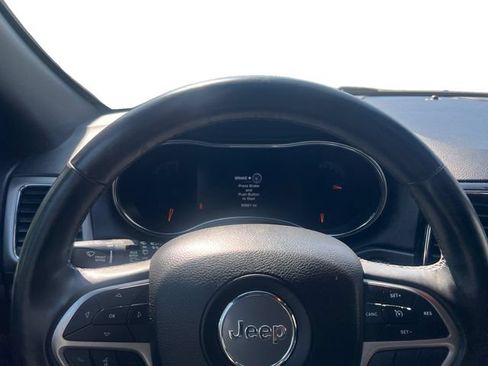 Used 2019 Jeep Grand Cherokee Altitude AWD/4WD image 14