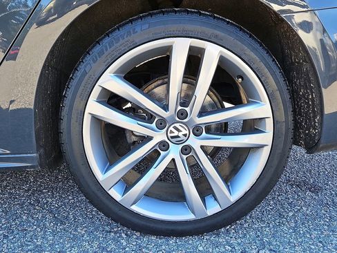 Used 2017 Volkswagen Passat 1.8T R-Line image 9