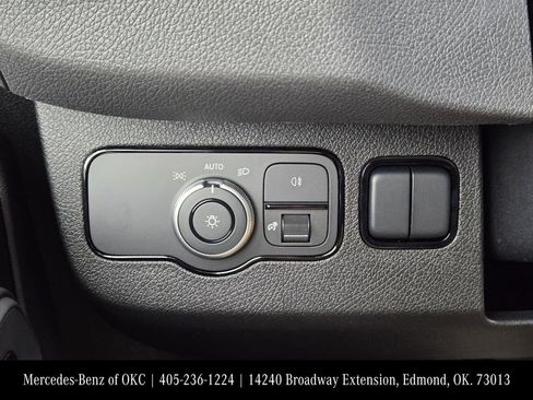 Used 2025 Mercedes-Benz Sprinter 2500 image 22