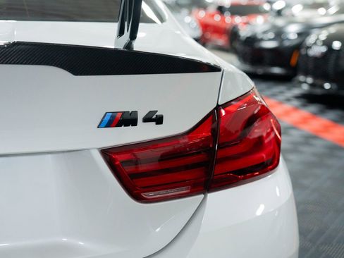 Used 2018 BMW M4 Coupe RWD image 9