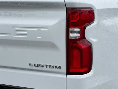 Used 2020 Chevrolet Silverado 1500 Custom w/ Custom Value Package image 25