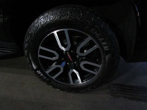 Used 2023 GMC Yukon AT4 image 25