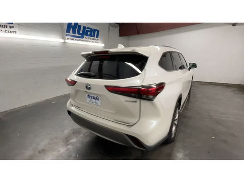 Used 2020 Toyota Highlander Platinum image 8