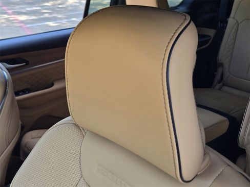 New 2025 Jeep Grand Cherokee L Summit image 15