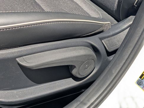 New 2025 Hyundai Venue Limited image 19