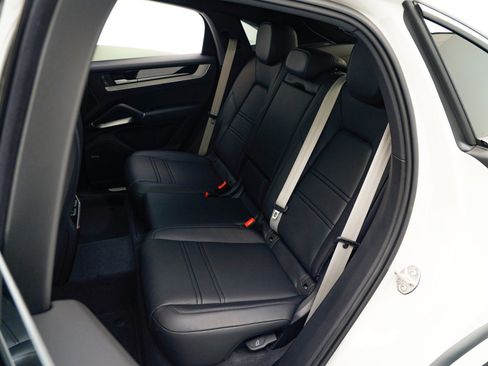 New 2026 Porsche Cayenne Coupe image 32