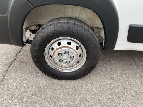 Used 2025 RAM ProMaster 2500 w/ Convenience Group image 5