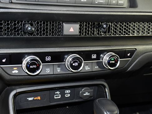 Certified 2024 Honda CR-V EX image 28