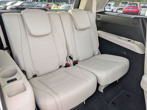 Used 2022 Mercedes-Benz GLS 450 4MATIC image 28