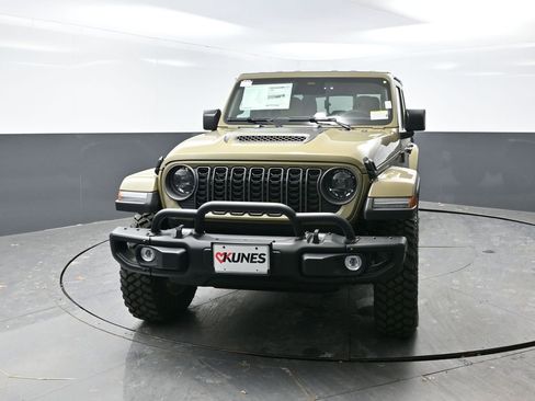 New 2026 Jeep Gladiator Sport image 4