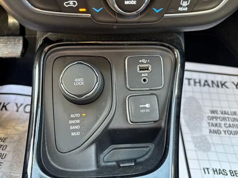 Used 2019 Jeep Compass Limited image 42