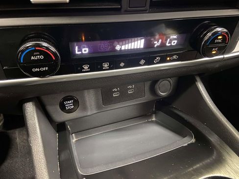 Used 2024 Nissan Rogue SV AWD/4WD image 23