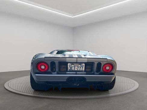 Used 2006 Ford GT RWD image 5