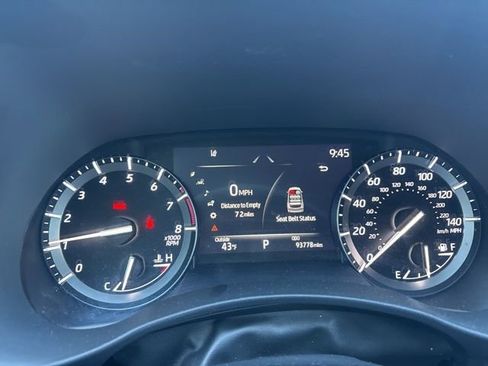 Used 2021 Toyota Highlander XLE image 13