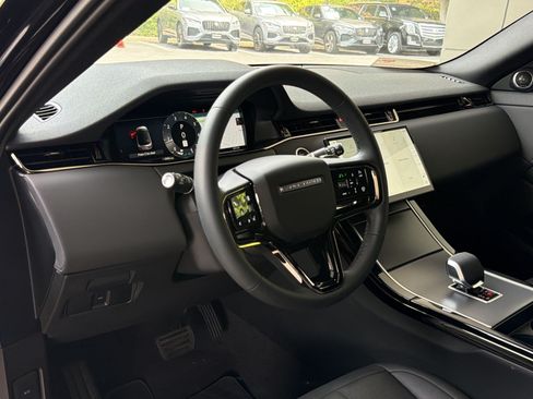 Used 2026 Land Rover Range Rover Evoque S AWD/4WD image 4