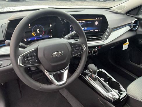 New 2026 Chevrolet Trax LT w/ Driver Confidence Package FWD image 3