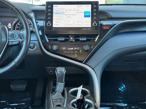 Used 2022 Toyota Camry XLE image 26