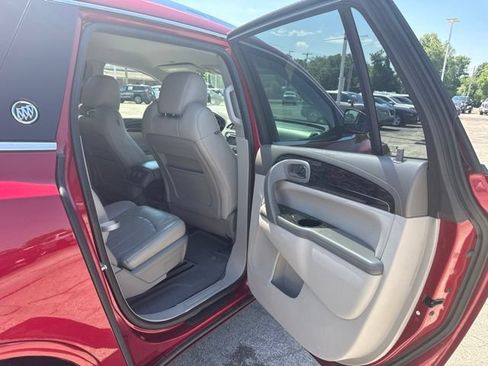 Used 2014 Buick Enclave Leather FWD image 18