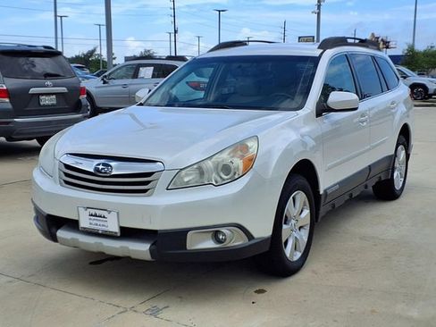Used 2012 Subaru Outback 3.6R Limited AWD/4WD image 3