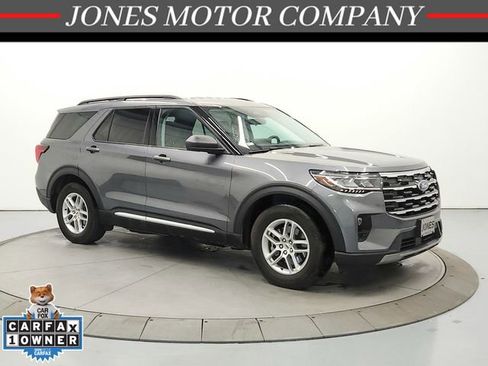 Used 2025 Ford Explorer Active w/ Active Comfort Package image 1