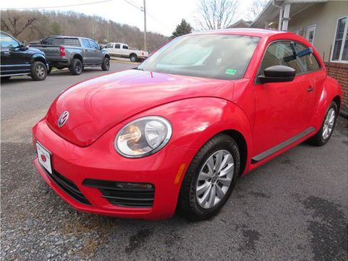 Used 2017 Volkswagen Beetle 1.8T image 1
