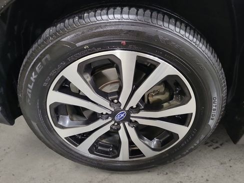 Used 2021 Subaru Forester Limited image 9