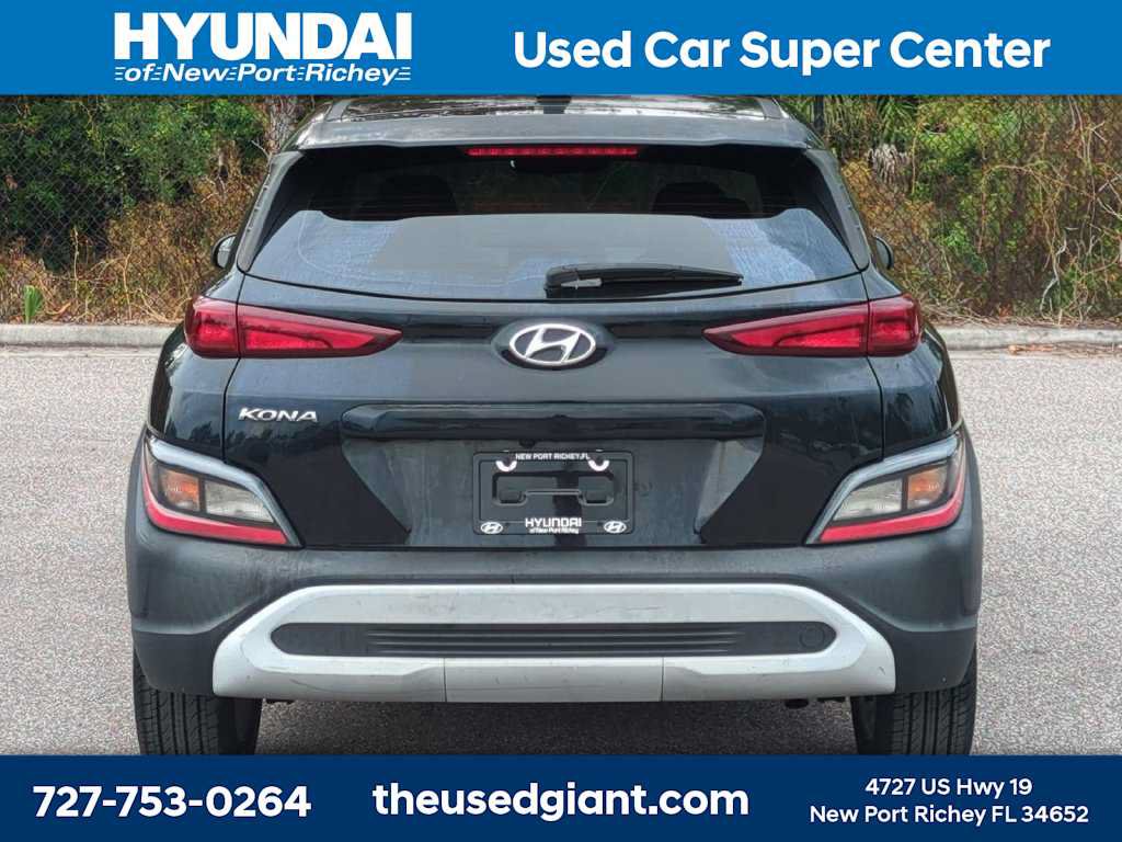 Certified 2022 Hyundai Kona SE FWD image 4