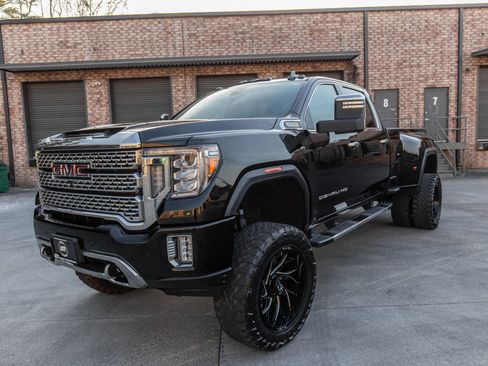 Used 2022 GMC Sierra 3500 Denali image 14