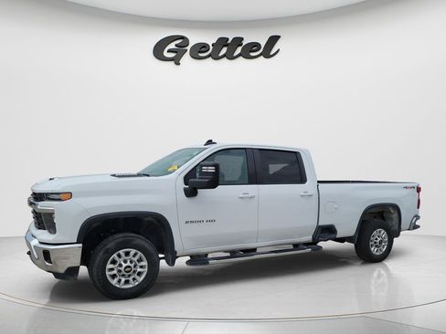 Used 2025 Chevrolet Silverado 2500 LT w/ Convenience Package image 4