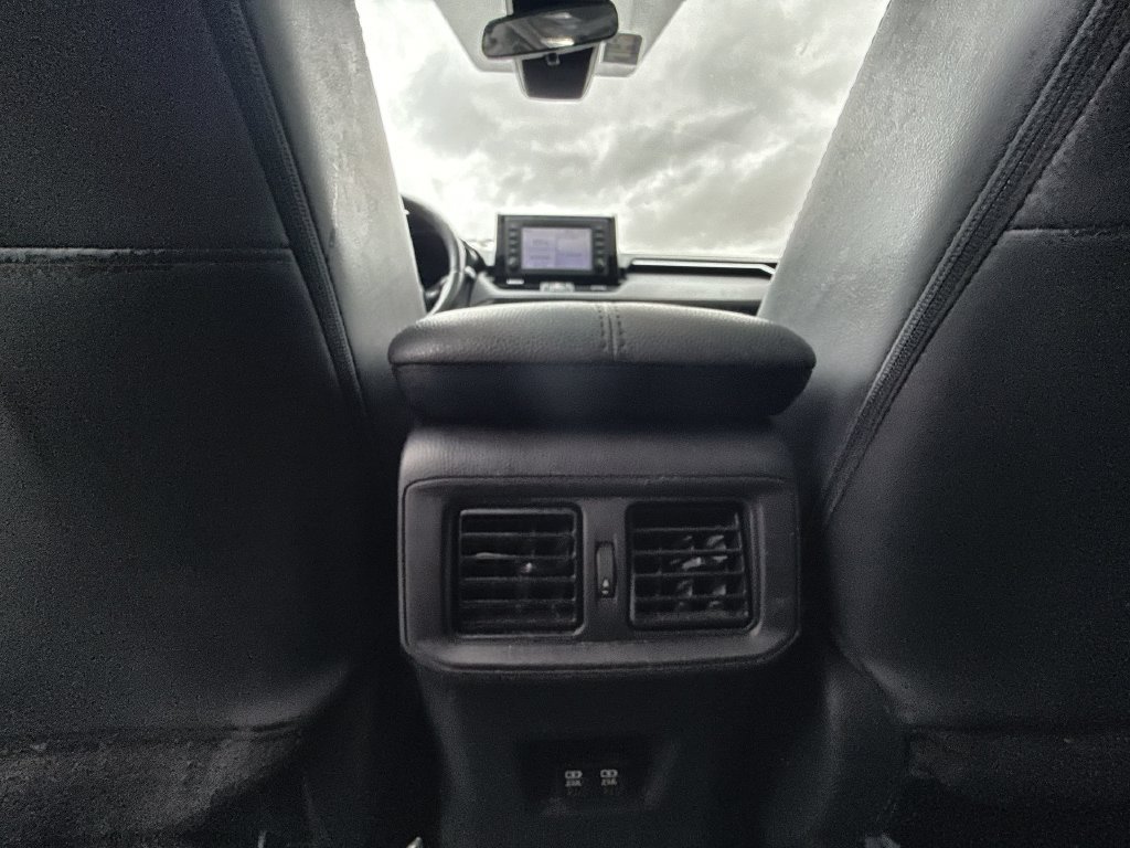 Used 2019 Toyota RAV4 XLE Premium w/ Carpet Mat Package FWD image 27