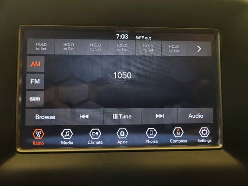 Used 2018 Jeep Grand Cherokee Laredo image 25