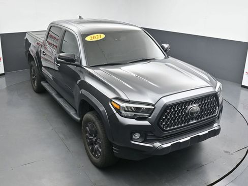 Used 2021 Toyota Tacoma Limited w/ Nightshade Package AWD/4WD image 27