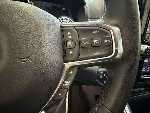 Used 2025 RAM 1500 Laramie AWD/4WD image 31