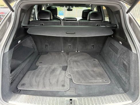 Used 2021 Porsche Cayenne image 18