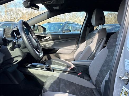 Certified 2022 Volkswagen ID.4 Pro image 9