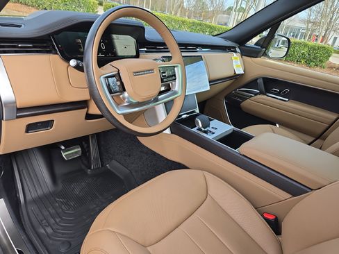 New 2026 Land Rover Range Rover Long Wheelbase SE image 16