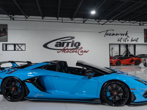 Used 2021 Lamborghini Aventador SVJ image 8