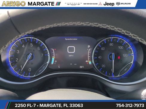 New 2026 Chrysler Pacifica Select FWD image 29